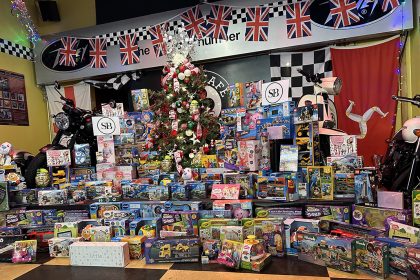 Ace Cafe London: Christmas Toy Run &Amp; Carol Service