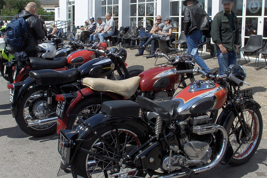 Ace Cafe London: Ariel Owners “Founders Day” &Amp; Classic Bikes