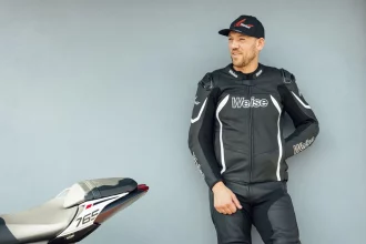 Sporty Leather Jacket And Jeans From Weise