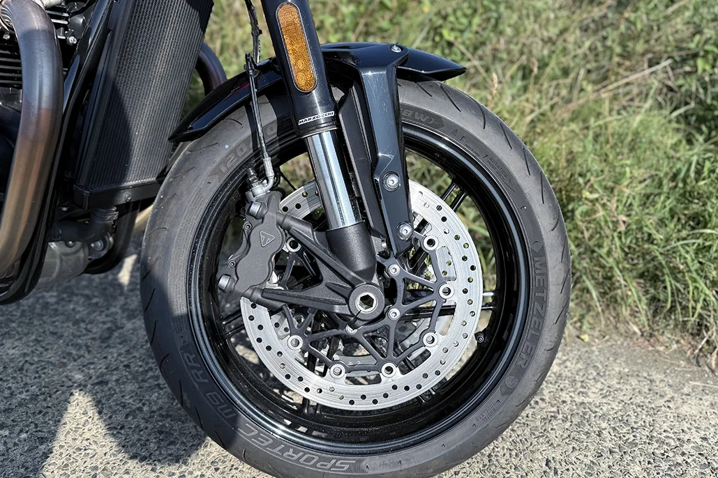 Triumph Speed Twin 1200 | Is It The Best Modern Classic? - Read It Now